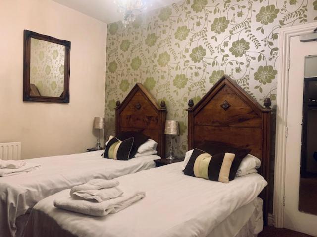 Hotel Ye Olde Nags Head à Castleton  Extérieur photo